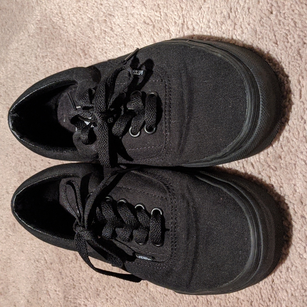 Vans black skate shoe men's 7 women's 8.5 - Picture 3 of 10